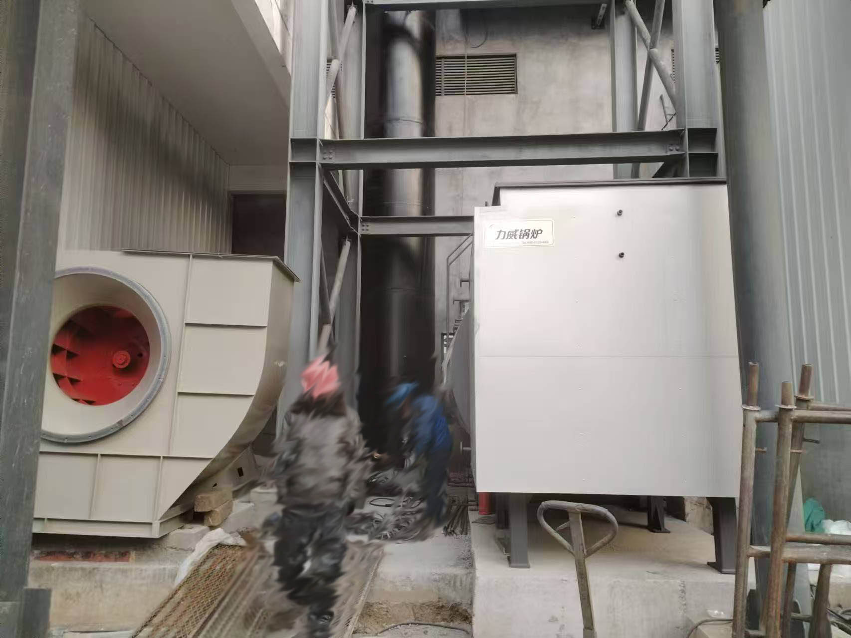焦作安彩余熱鍋爐安裝現場.jpg
